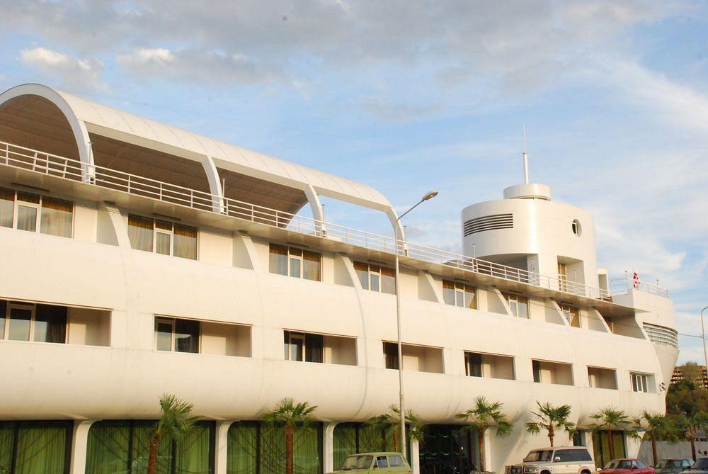Cruise Hotel Tbilisi Exteriör bild