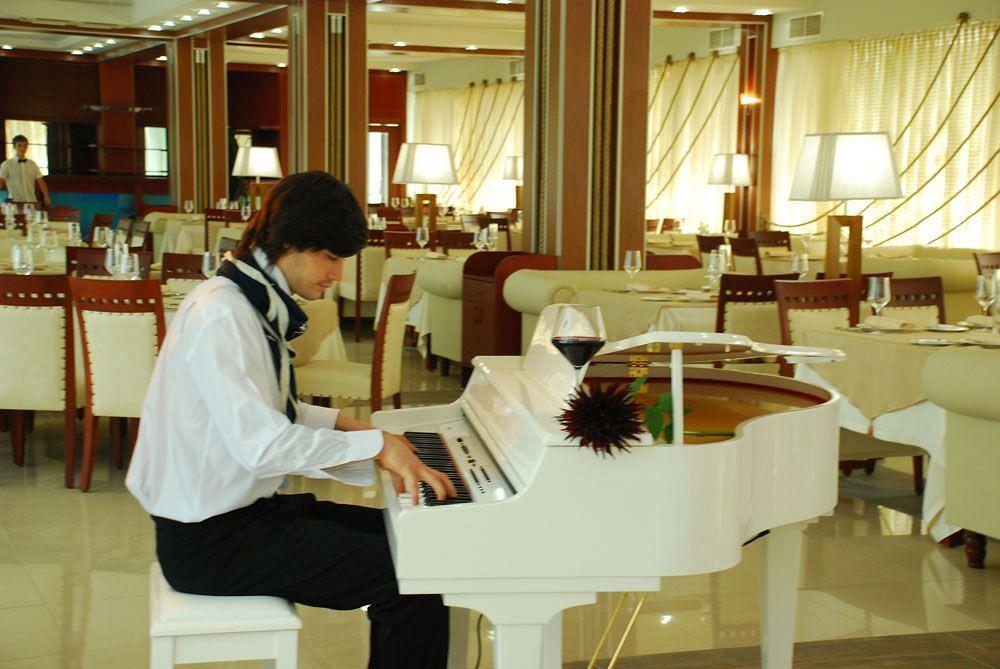 Cruise Hotel Tbilisi Exteriör bild