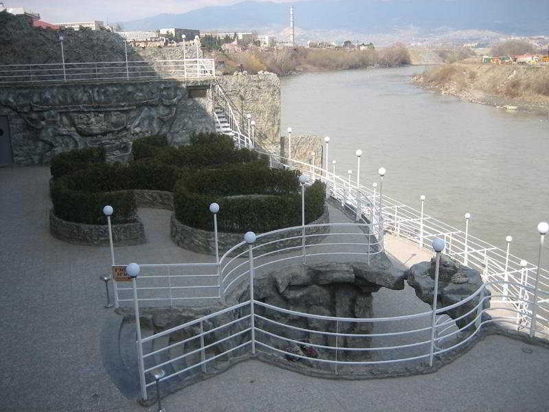 Cruise Hotel Tbilisi Exteriör bild
